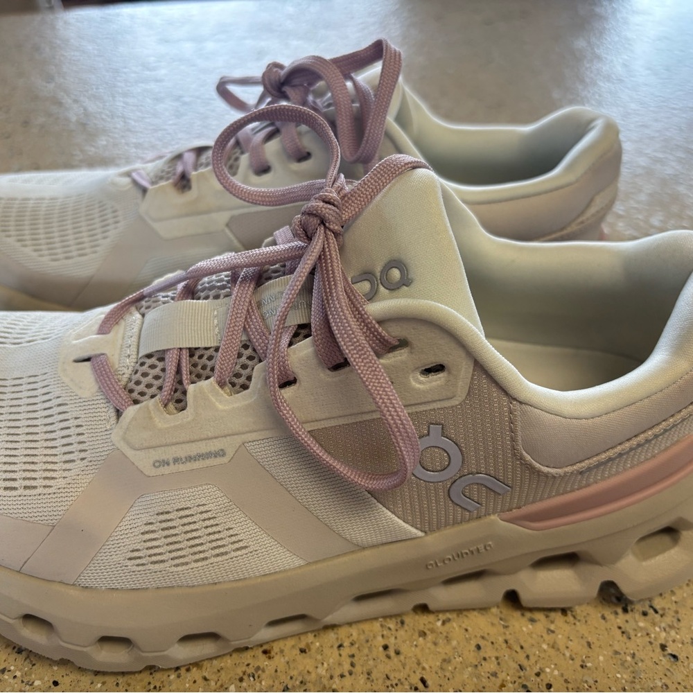 On Running Women's Sneakers in White and Lavender